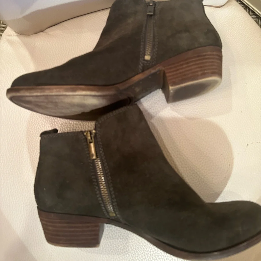 Lucky Brand NWOT Dark Green/ Gray Suede Leather Booties Double Zip Stacked Heel